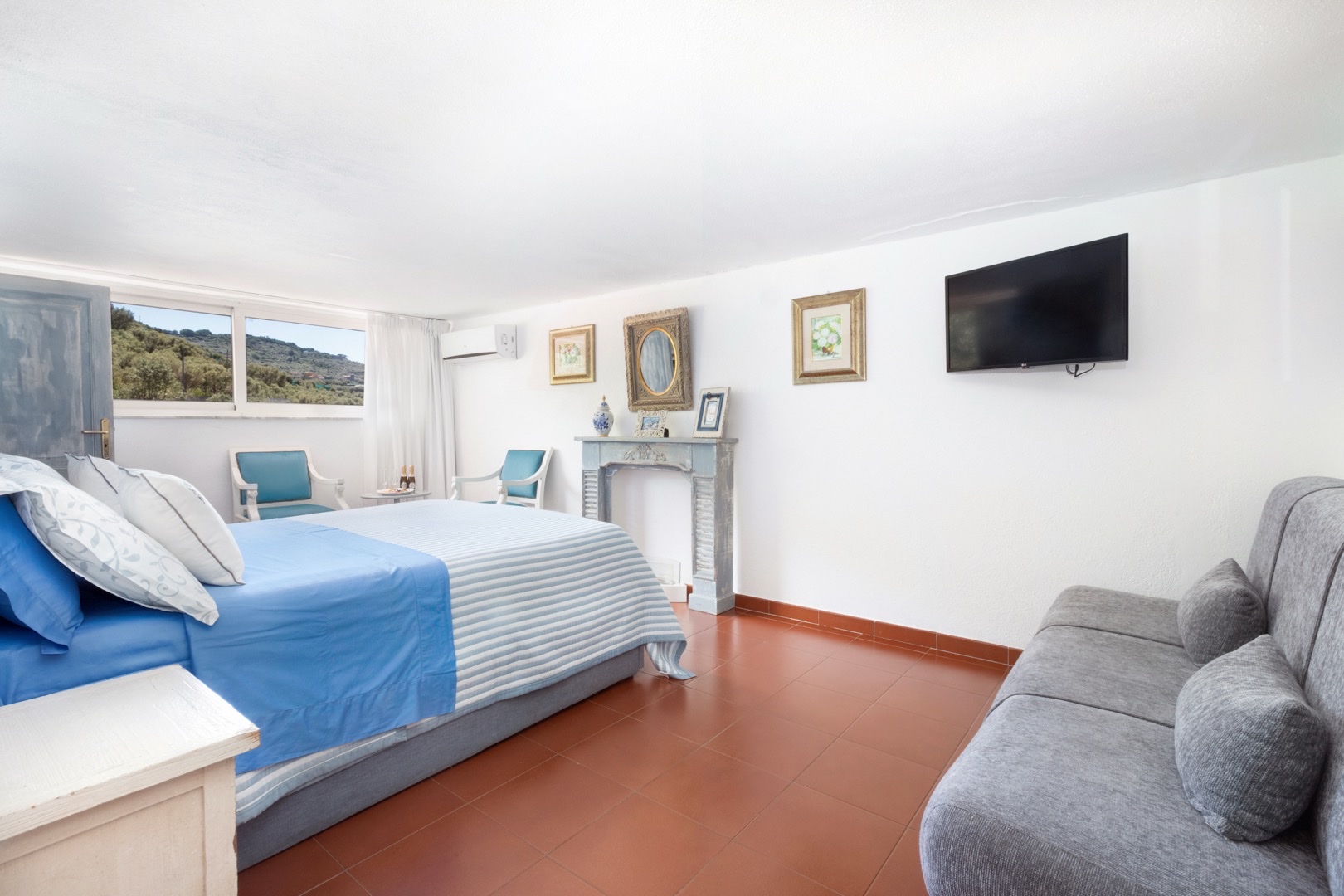 Attic Room - Image 4